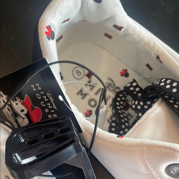 Disney White and Black Sneakers with Minnie Mouse Design women’s size 8 new - Picture 4 of 6
